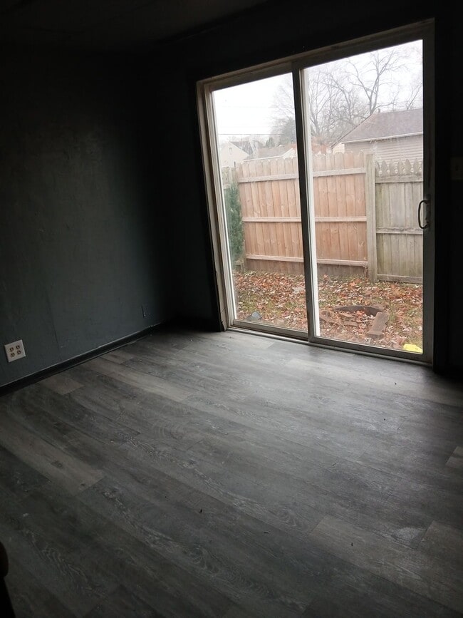 Building Photo - 3504 Blackstone Ave