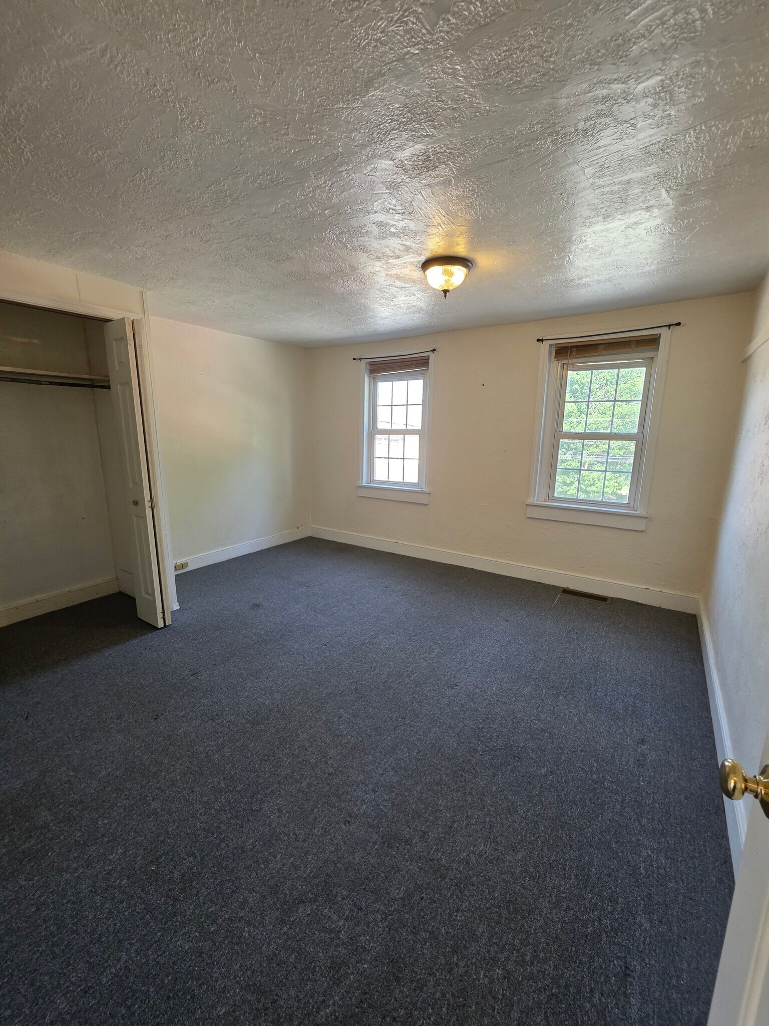Building Photo - 24 N Kister St