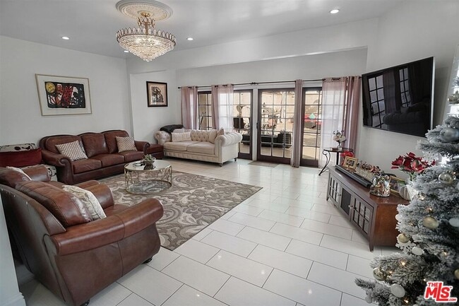 Building Photo - 3612 Tuller Ave