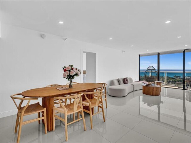 Building Photo - 20515 E Country Club Dr