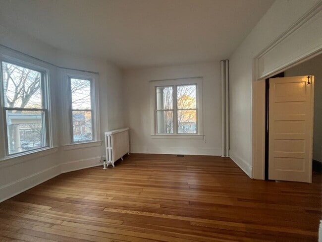 Building Photo - Brookland Grand 4917 sqft 8bd 3.5bth Home | Huge Front Porch | Large Back Yard