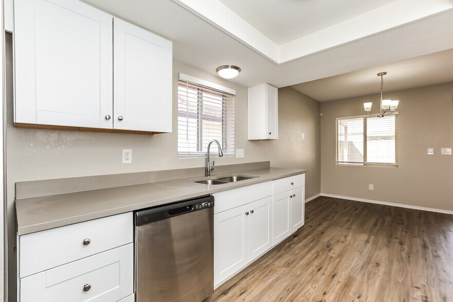 Building Photo - 4124 N 106th Ave