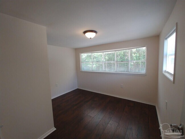 Building Photo - 2821 Hillcrest Ave