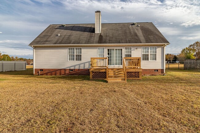 Building Photo - MUST SEE 3 BR | 2 BA w/ Finished Bonus Room *Pikeville school district*