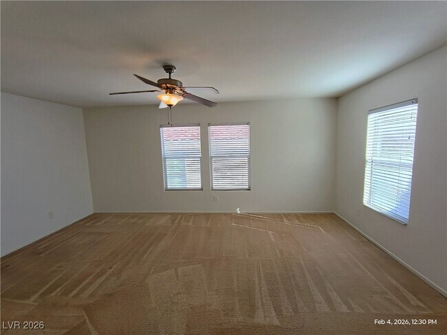 Building Photo - 674 Iron Bridge St