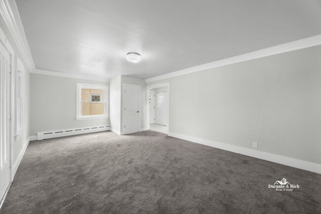 Building Photo - Single Family Home in Historic Oak Park Neighborhood