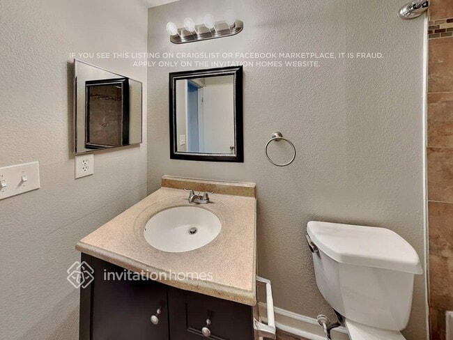 Building Photo - 21581 E Aberdeen Dr