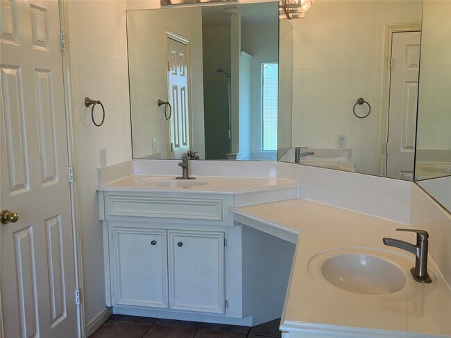 Building Photo - 3815 Shadow Knoll Ct