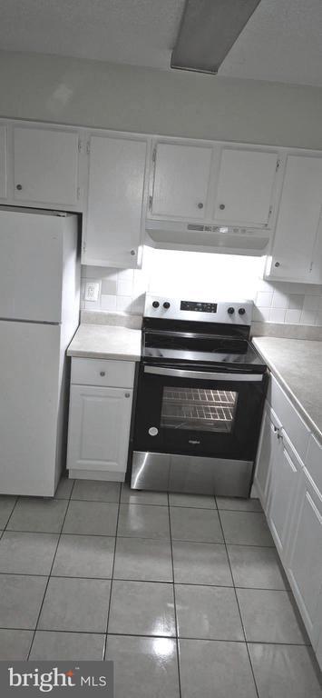 Building Photo - 9200 Edwards Way