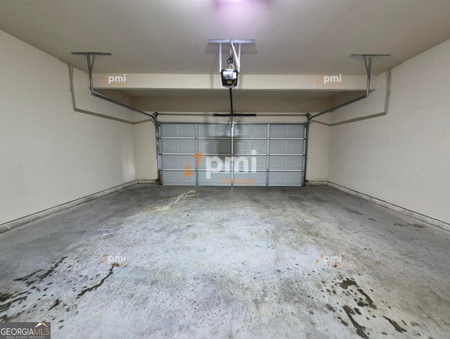 Building Photo - 533 Moline Wy