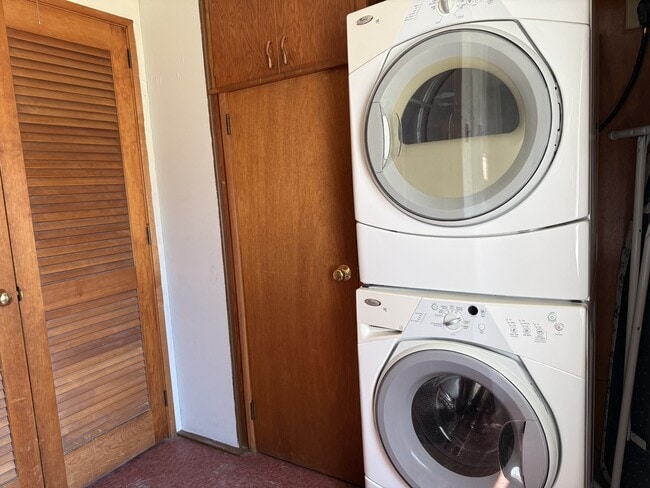 Building Photo - 43 Pleasant View St