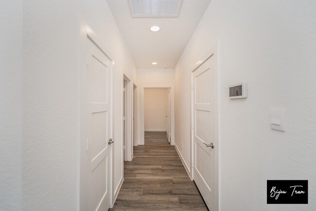 Building Photo - 1728 Daylight Lk Dr
