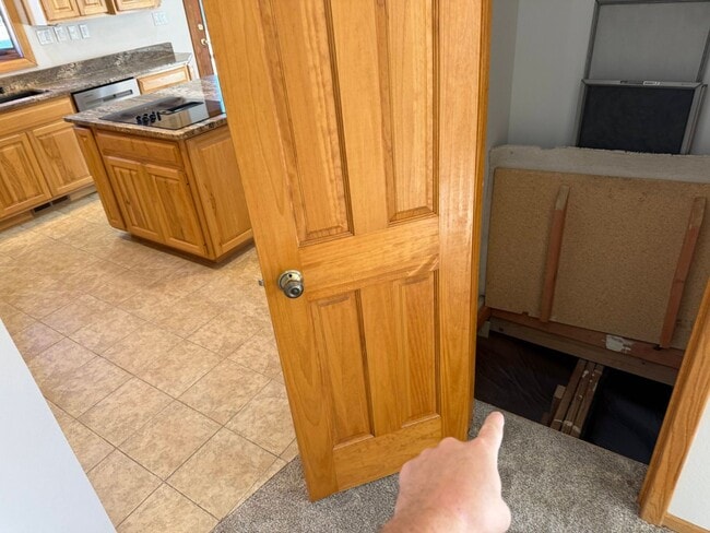 Building Photo - 3 Bed 2 Bath Large Semi-Rural Modern Beautiful Home