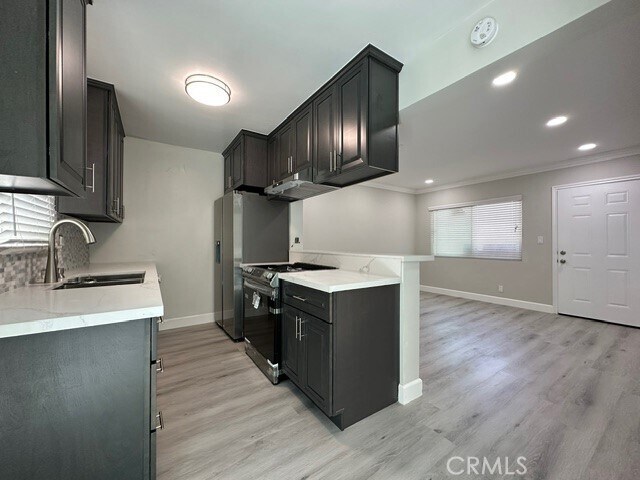 Building Photo - 260 Linda Rosa Ave