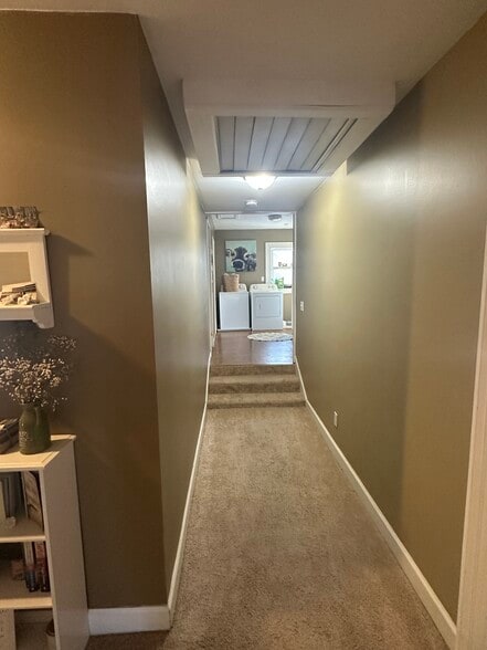 Building Photo - 630 S Washington St