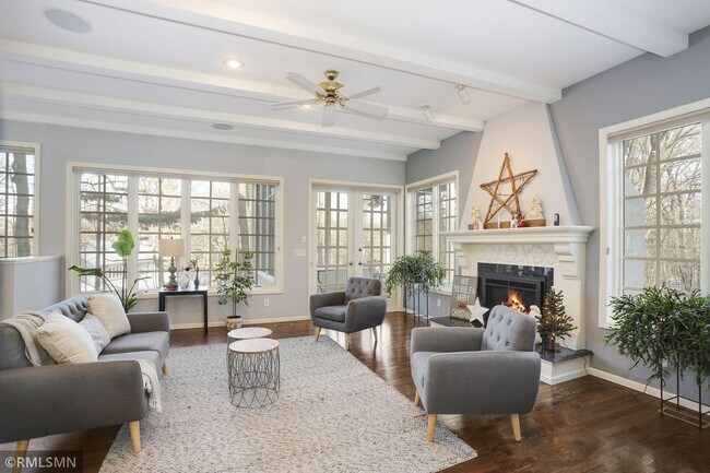 Building Photo - 14888 Pondview Cir