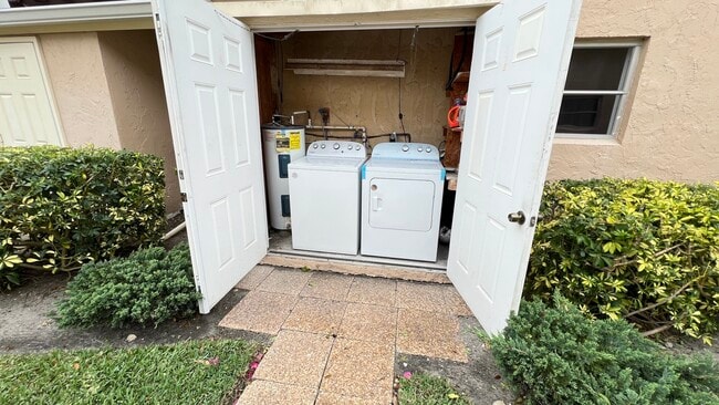 Free Outdoor Commercial Laundry - 1517 Chesapeake Ave