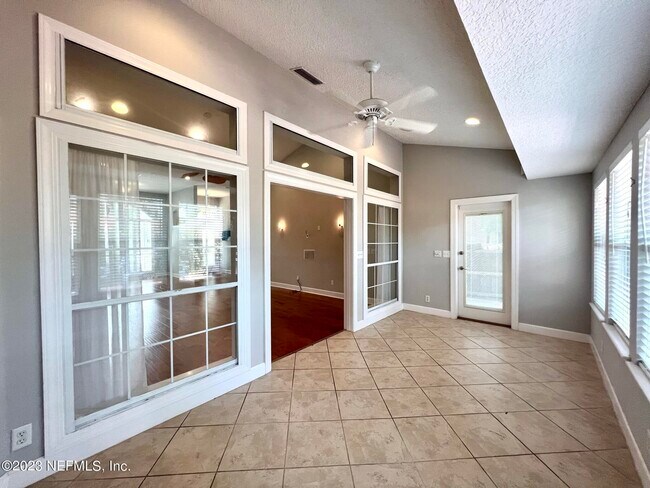 Building Photo - 184 Summerfield Dr