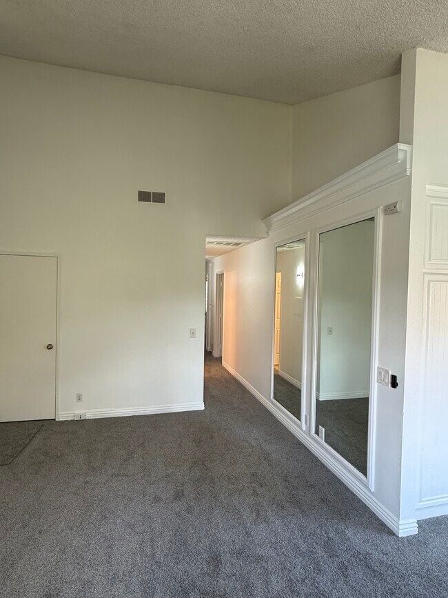 Building Photo - 28015 Sarabande Ln