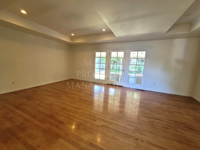 Building Photo - Zero Deposit