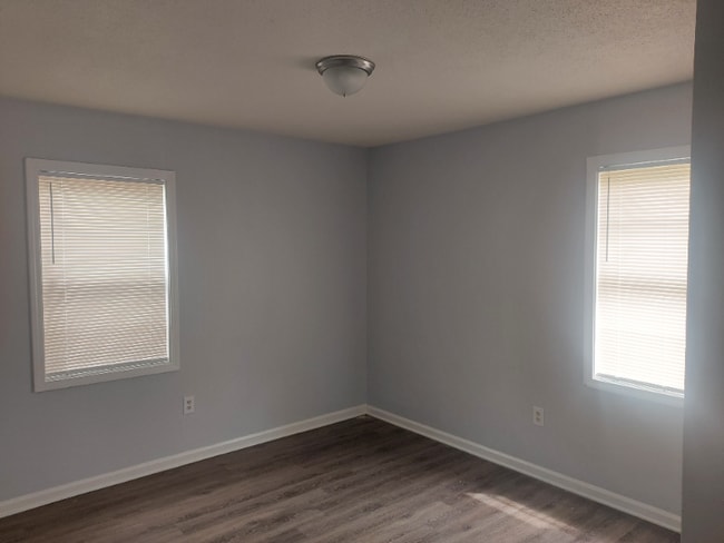 Building Photo - 797 Cavalier Dr