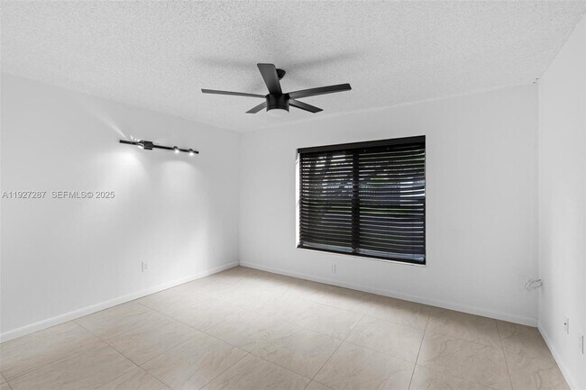 Building Photo - 10824 SW 132nd Cir Ct