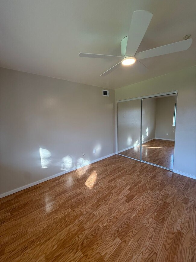 Building Photo - 300 Stony Point Rd