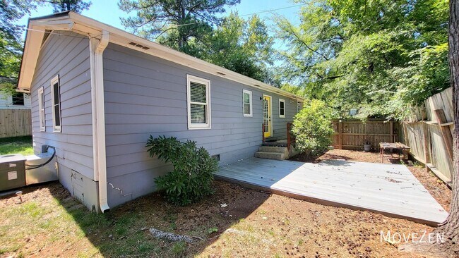 Building Photo - 908 Brighton Rd