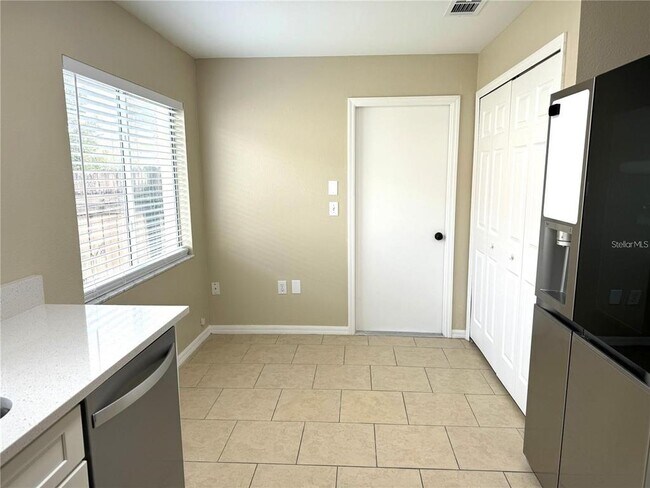 Building Photo - 1235 Alpine Lake Dr