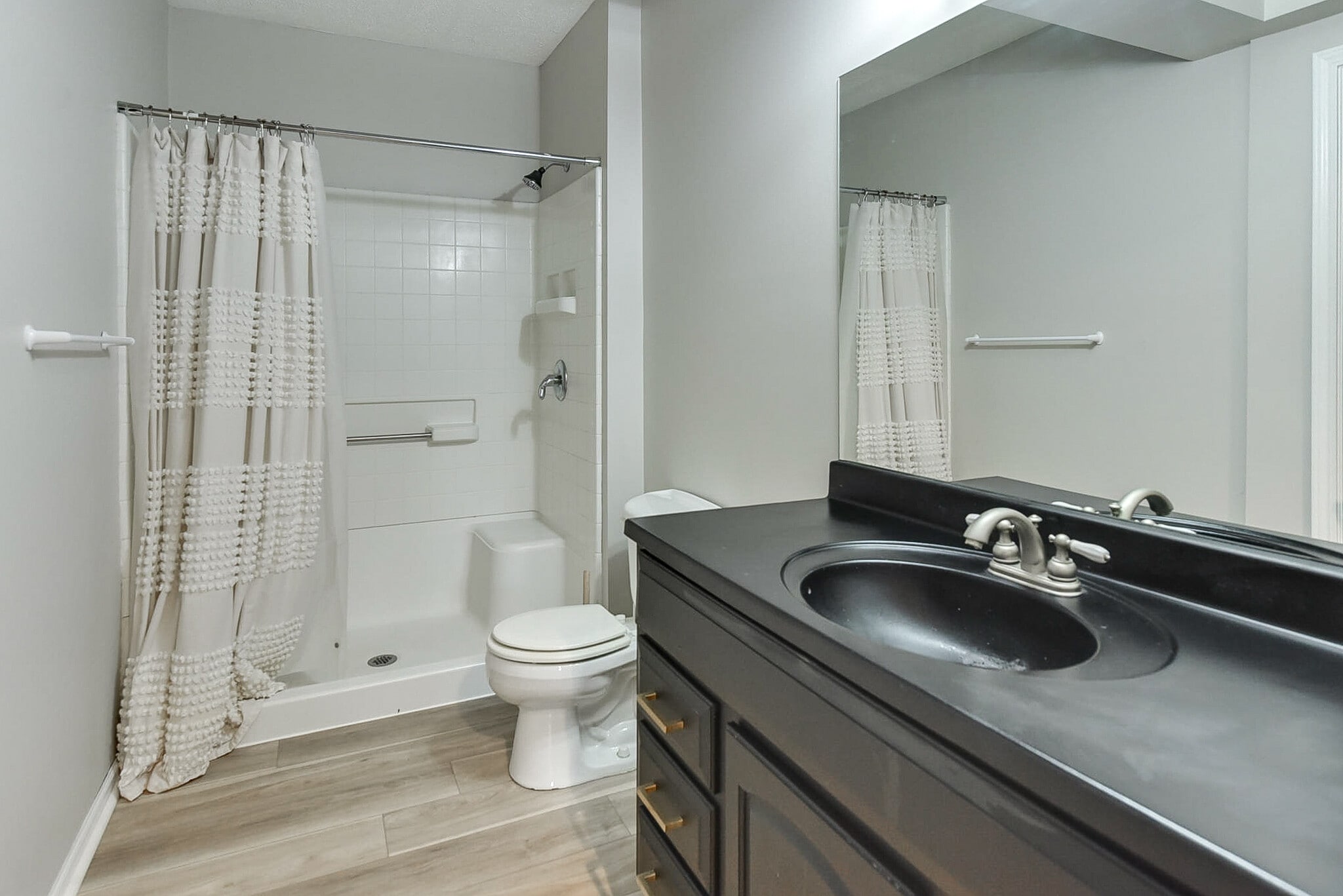 Building Photo - 15327 Parker Cir