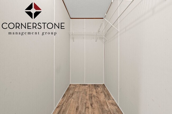 Building Photo - Cozy 3-Bed, 2-Bathroom Trailer Home Available for Rent! Located off of Strawberry Lane in Albany!