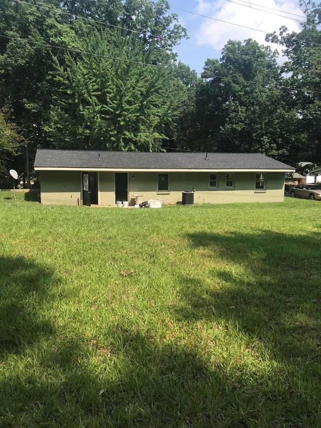 Building Photo - 907 Boyce St