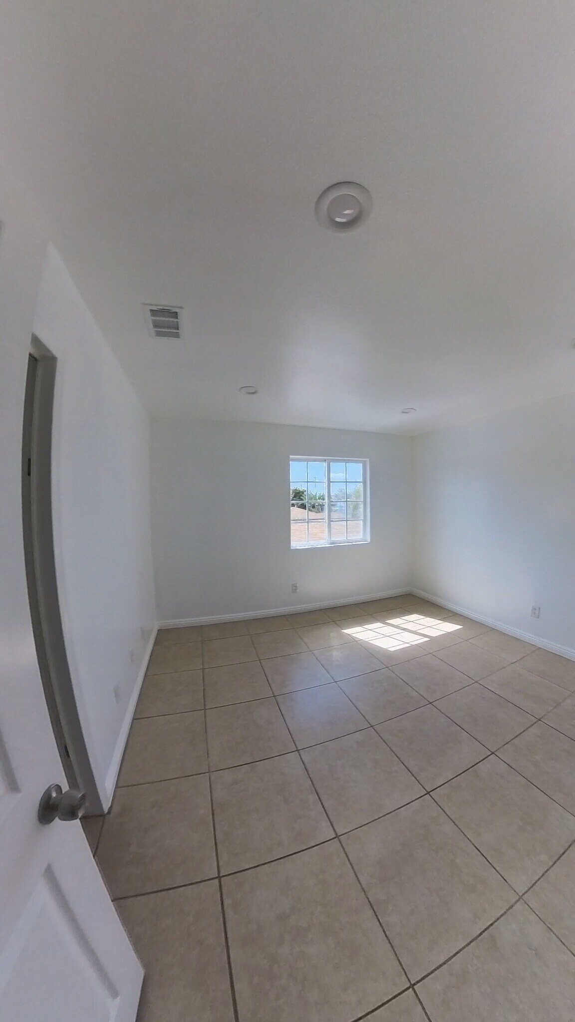 Building Photo - 1302 S Willowbrook Ave