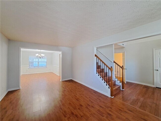 Building Photo - 3940 Crescent Walk Ln NE