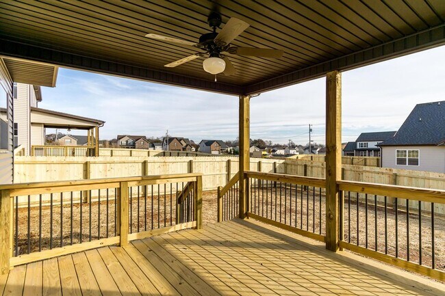 Building Photo - Pet Friendly Three Bedroom with Bonus!