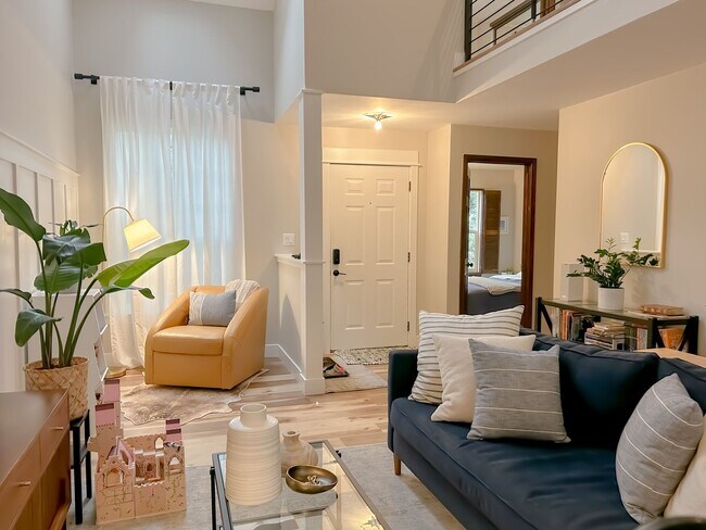 Building Photo - Townhome in the Cherry Creek School District!