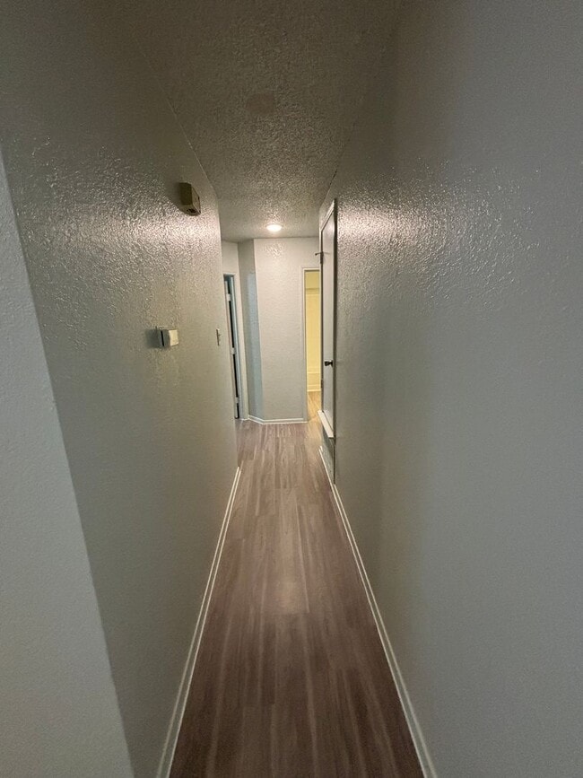 Building Photo - 3/2 in the Heart of North Austin!