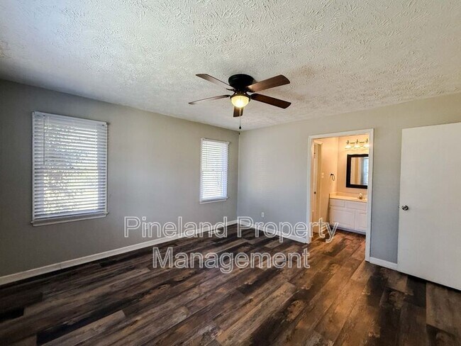 Building Photo - 1703 Natchez Loop