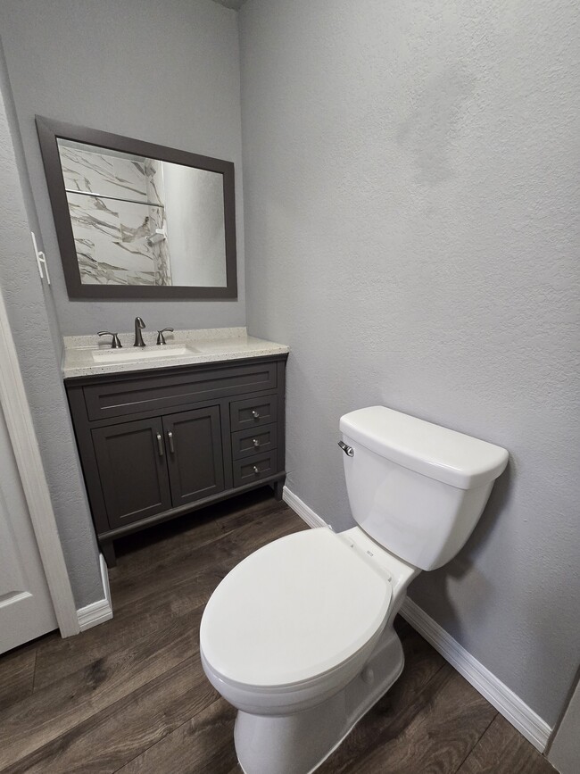 Building Photo - 4433 Bryan Ave