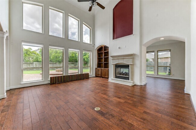 Building Photo - 1335 Altavilla Ln