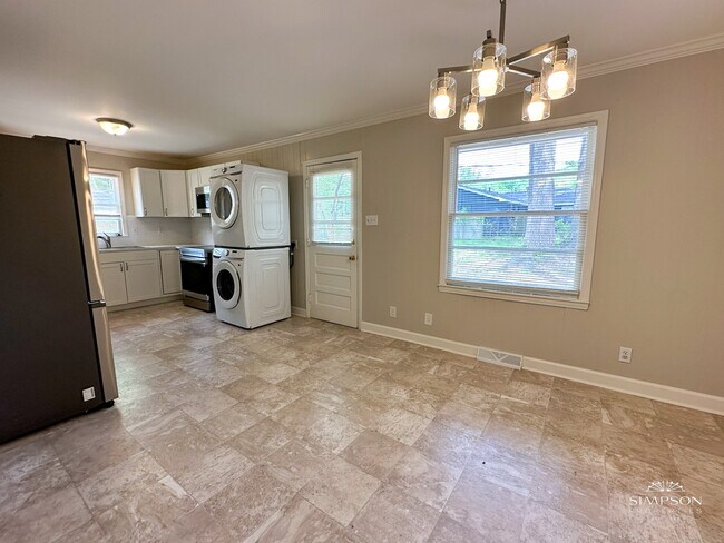 Building Photo - 4105 Abbeydale Dr