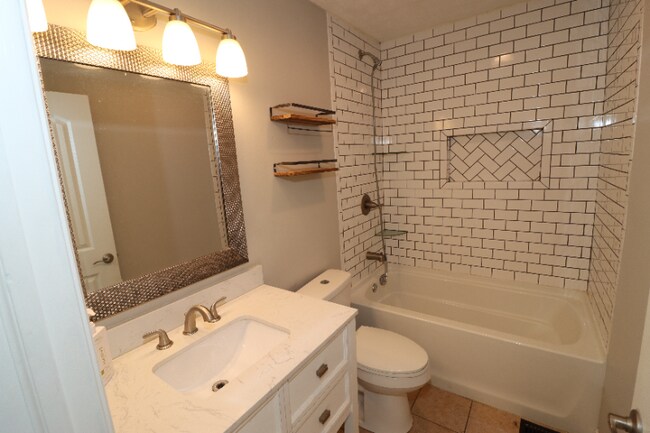 Building Photo - 8176 Rochester Way