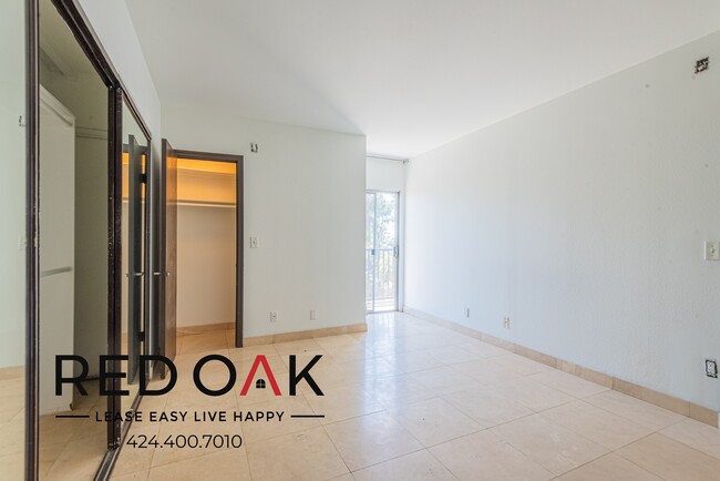 Building Photo - Outstanding One Bedroom with Private Balco...