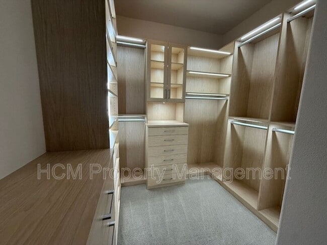 Building Photo - 804 El Paseo