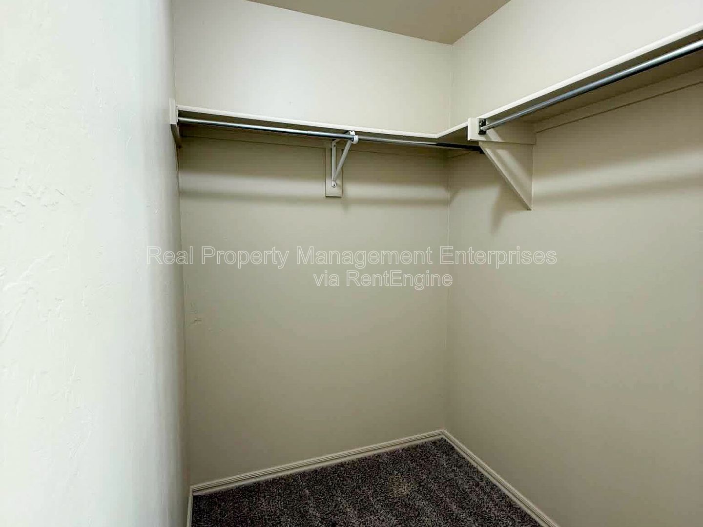 Building Photo - 13229 Bridgewater Dr