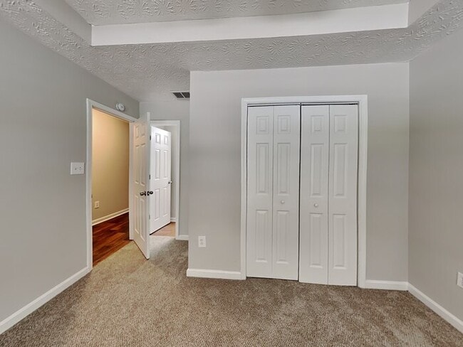Building Photo - 9194 Jefferson Village Dr SW