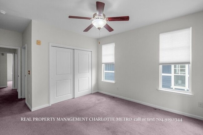 Building Photo - Charming 2 Bed, 2 Bathroom city Retreat Near Uptown Charlotte & Greenway Access