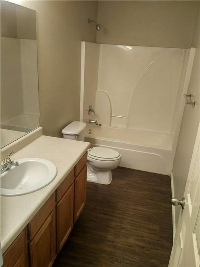 Building Photo - 252-252 Graystone Cir