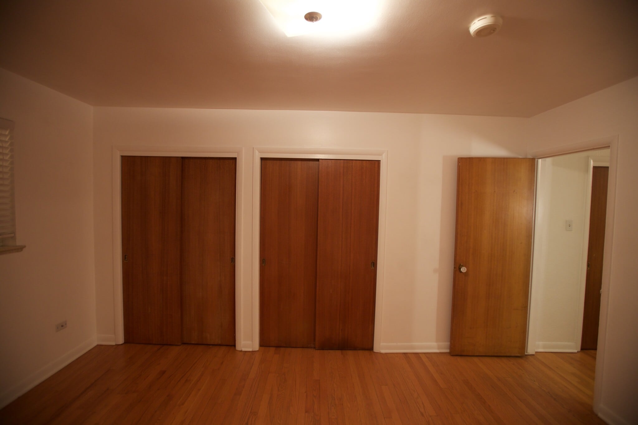 #3 bedroom with 2 closets - 145 Ivanhoe St