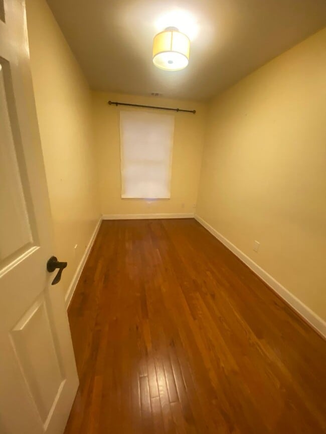 Building Photo - Beautiful 4 Bed, 3 Bath Ready For Rent!